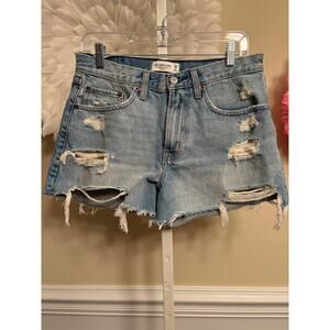 ABERCROMBIE & FITCH FRAYED AND DISTRESSED JEAN SHORTS SIZE 28/6